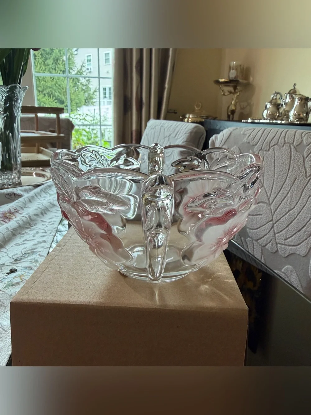 Mikasa STUDIO NOVA Frosted Pink Pansy Flower Bowl with Handles With Box - Nice!